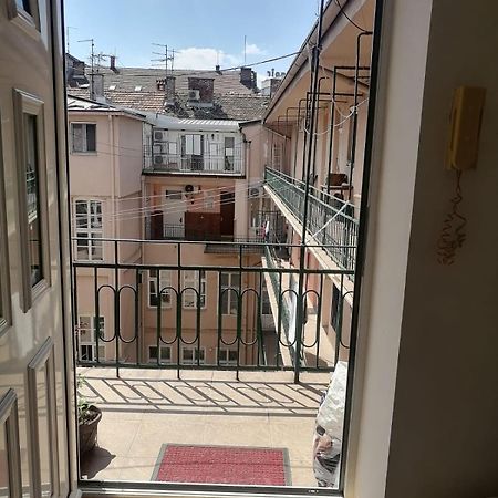 Small Low Cost Studio Belgrado Esterno foto